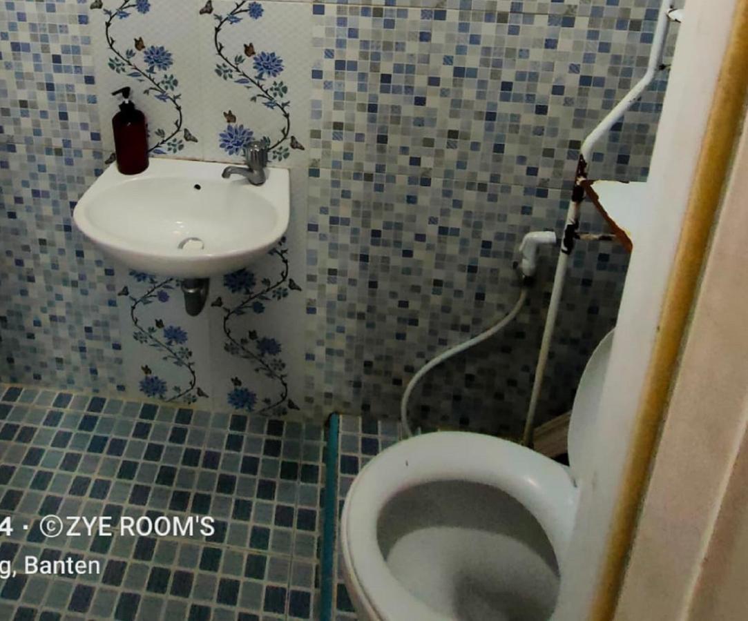 Express O 91801 Zye Room'S Aeropolis タンゲラン エクステリア 写真
